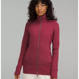 Lululemon hooded radiant jacket to small for me